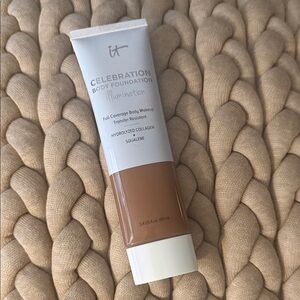 It Cosmetics Celebration Body Foundation - Warm Beige